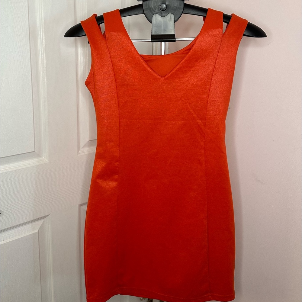 Coral V-neck sleeveless dress (S)